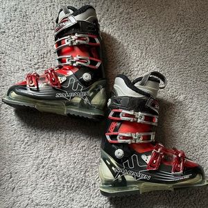 Used pair of Salomon Energyzer 100 Ski Boots, size 25.5